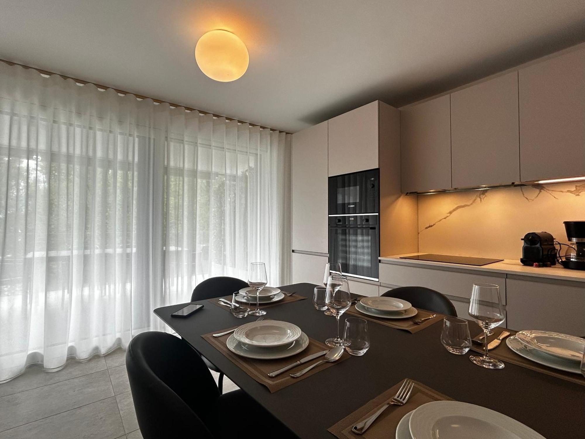 Family Apartment, Near The Beach Whit Private Park Locarno Exterior foto